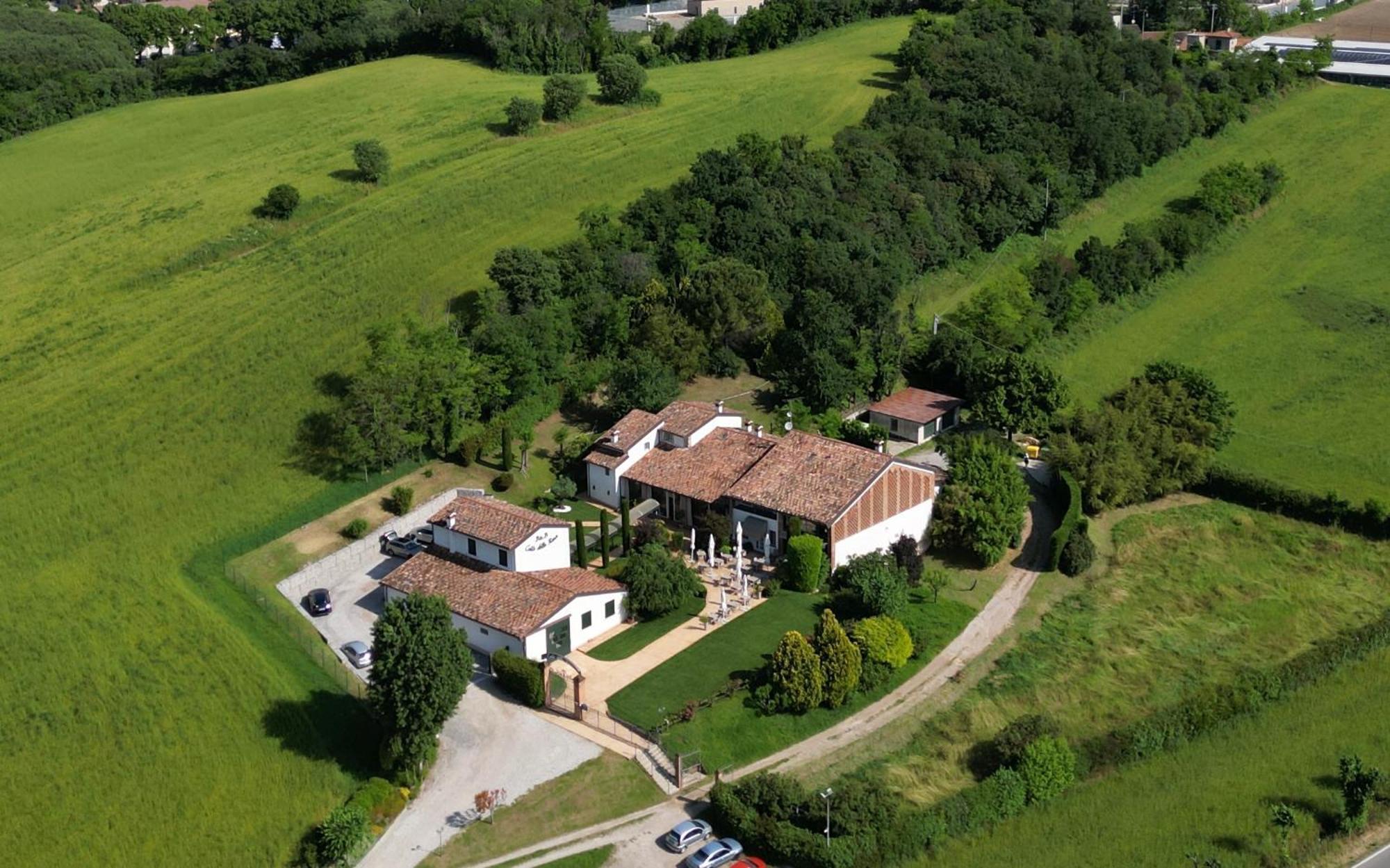 B&B Corte Delle Rose Кастельони деле Стивиере Екстериор снимка
