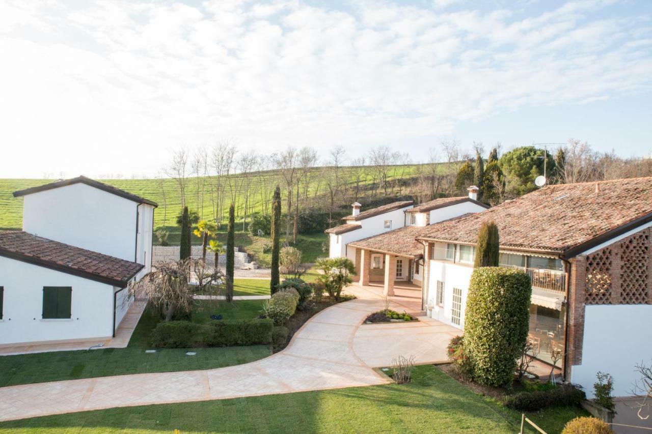 B&B Corte Delle Rose Кастельони деле Стивиере Екстериор снимка