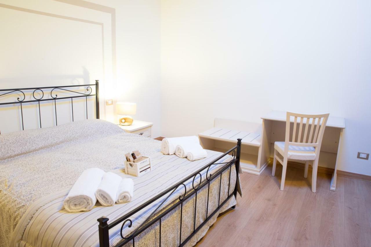 B&B Corte Delle Rose Кастельони деле Стивиере Екстериор снимка