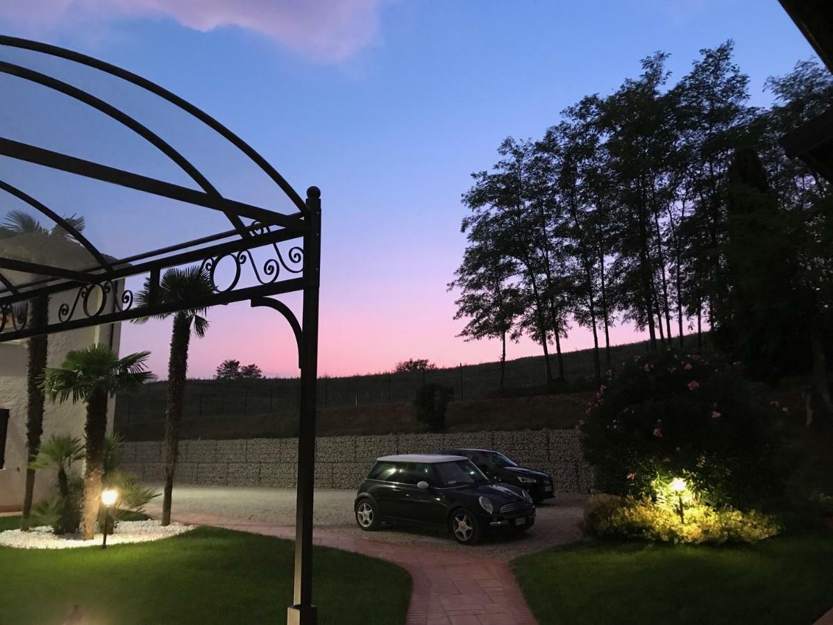 B&B Corte Delle Rose Кастельони деле Стивиере Екстериор снимка