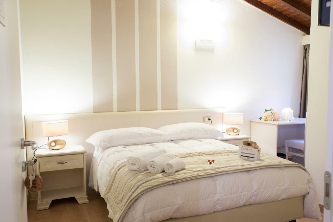 B&B Corte Delle Rose Кастельони деле Стивиере Екстериор снимка
