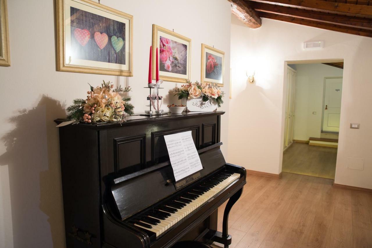 B&B Corte Delle Rose Кастельони деле Стивиере Екстериор снимка